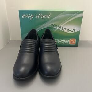 Easy Street Women's Grove Navy Faux Leather Block Heels 6 W